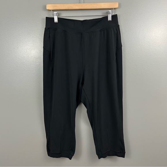 Lululemon Rejuvenate Crop Black Size 8 - Picture 2 of 10